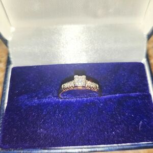 1CT Real Diamond and 14 kt gold engagement ring